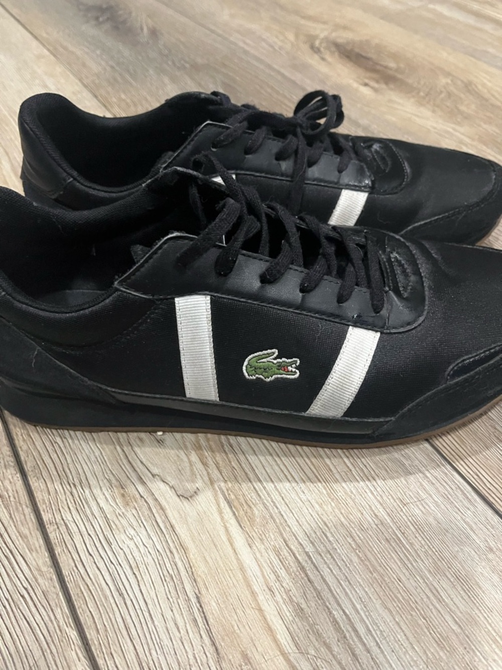 Lacoste Men’s Black Sneakers with White Stripes and Green Crocodile sz 11